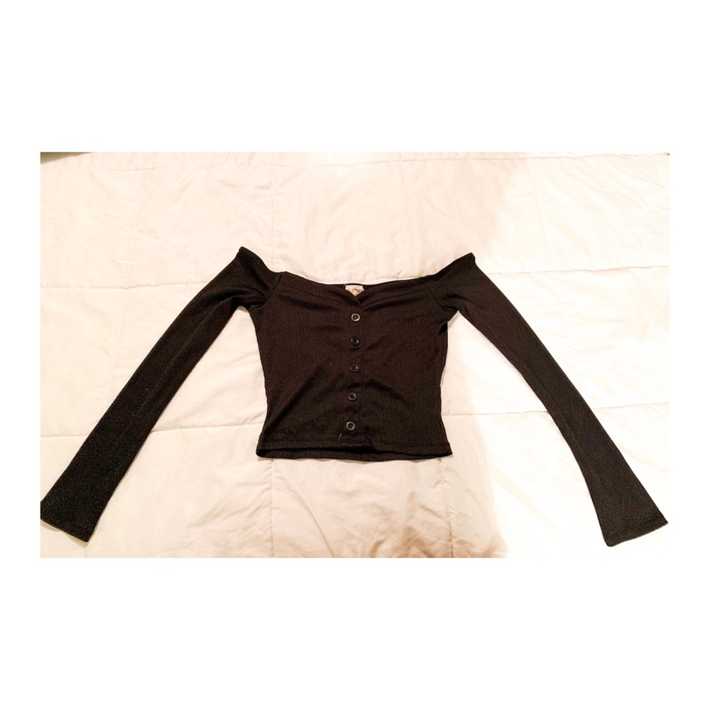 Off the Shoulder Long Sleeve Crop Top